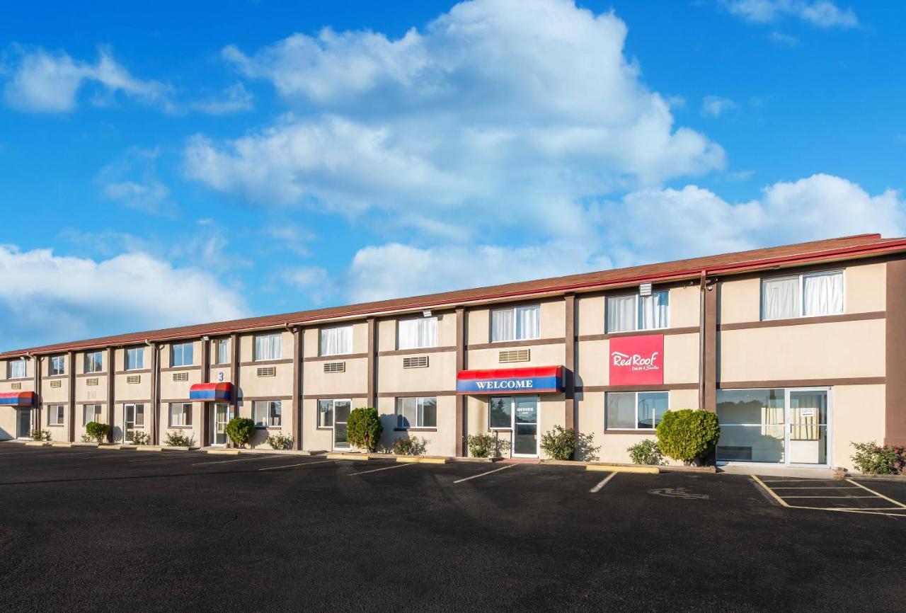 Red Roof Inn & Suites Wapakoneta Exterior photo